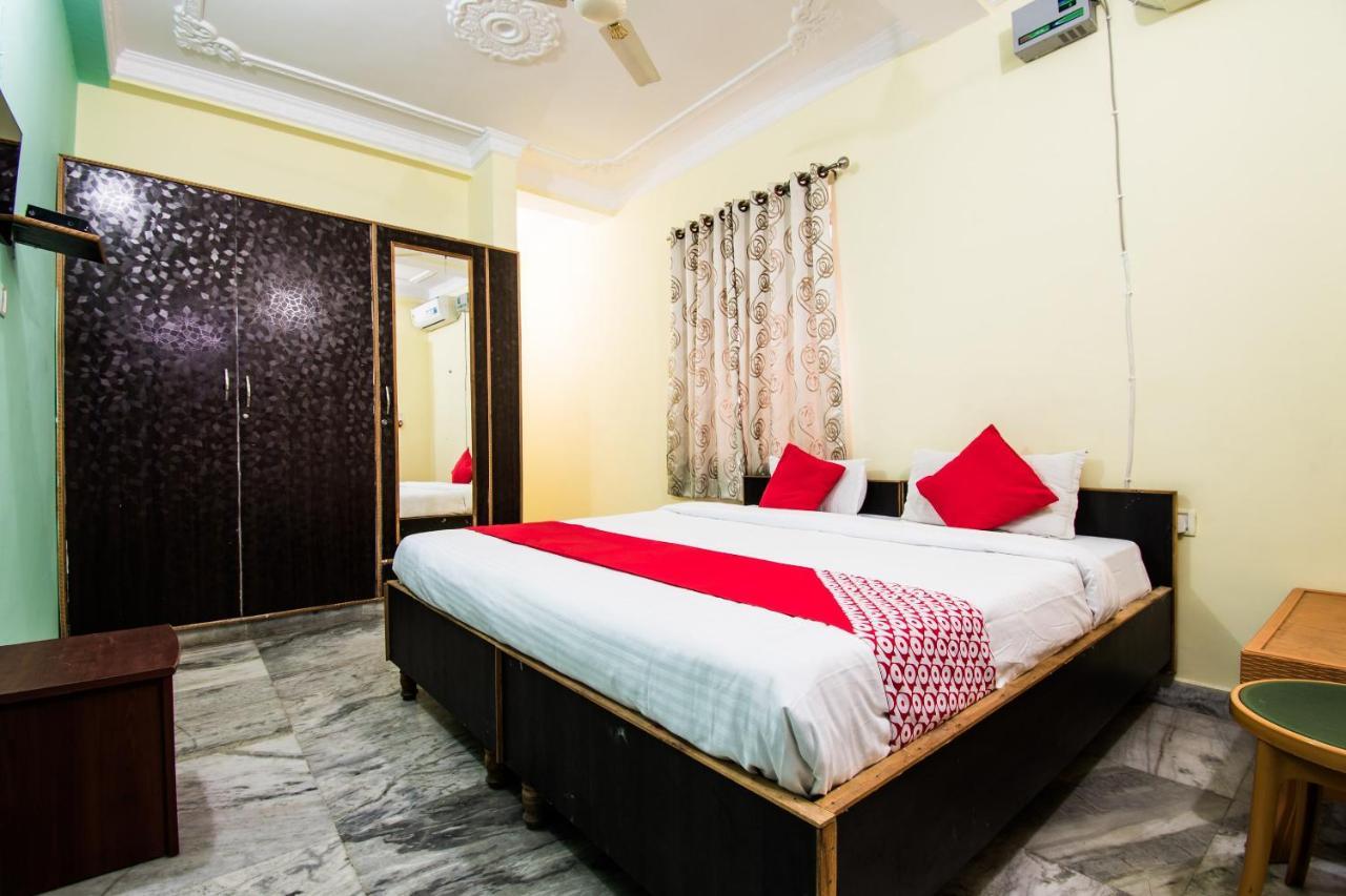 Oyo 24087 Viraj Hotel Danapur Exterior foto