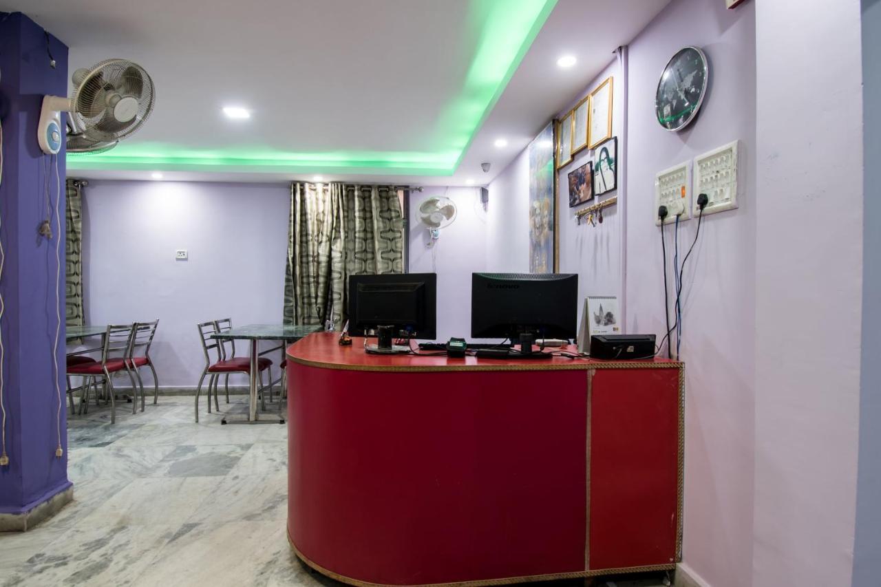 Oyo 24087 Viraj Hotel Danapur Exterior foto