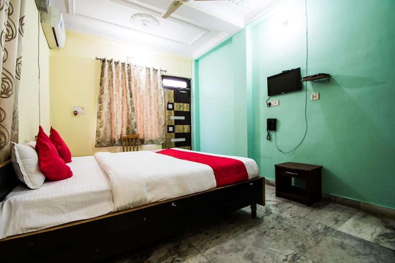 Oyo 24087 Viraj Hotel Danapur Exterior foto