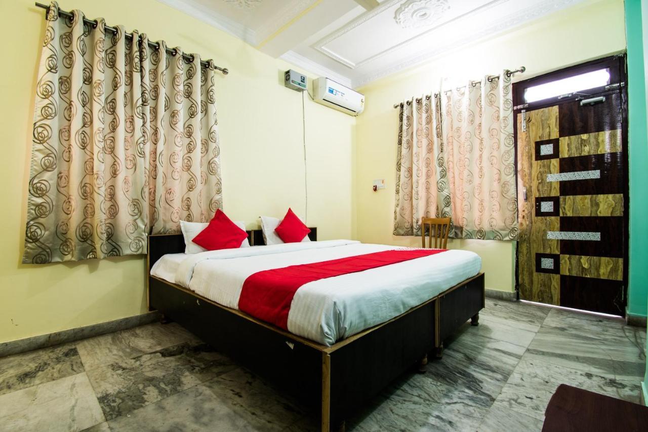 Oyo 24087 Viraj Hotel Danapur Exterior foto