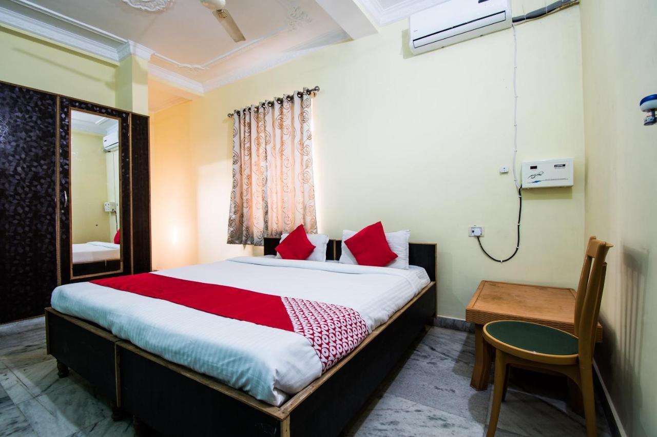 Oyo 24087 Viraj Hotel Danapur Exterior foto